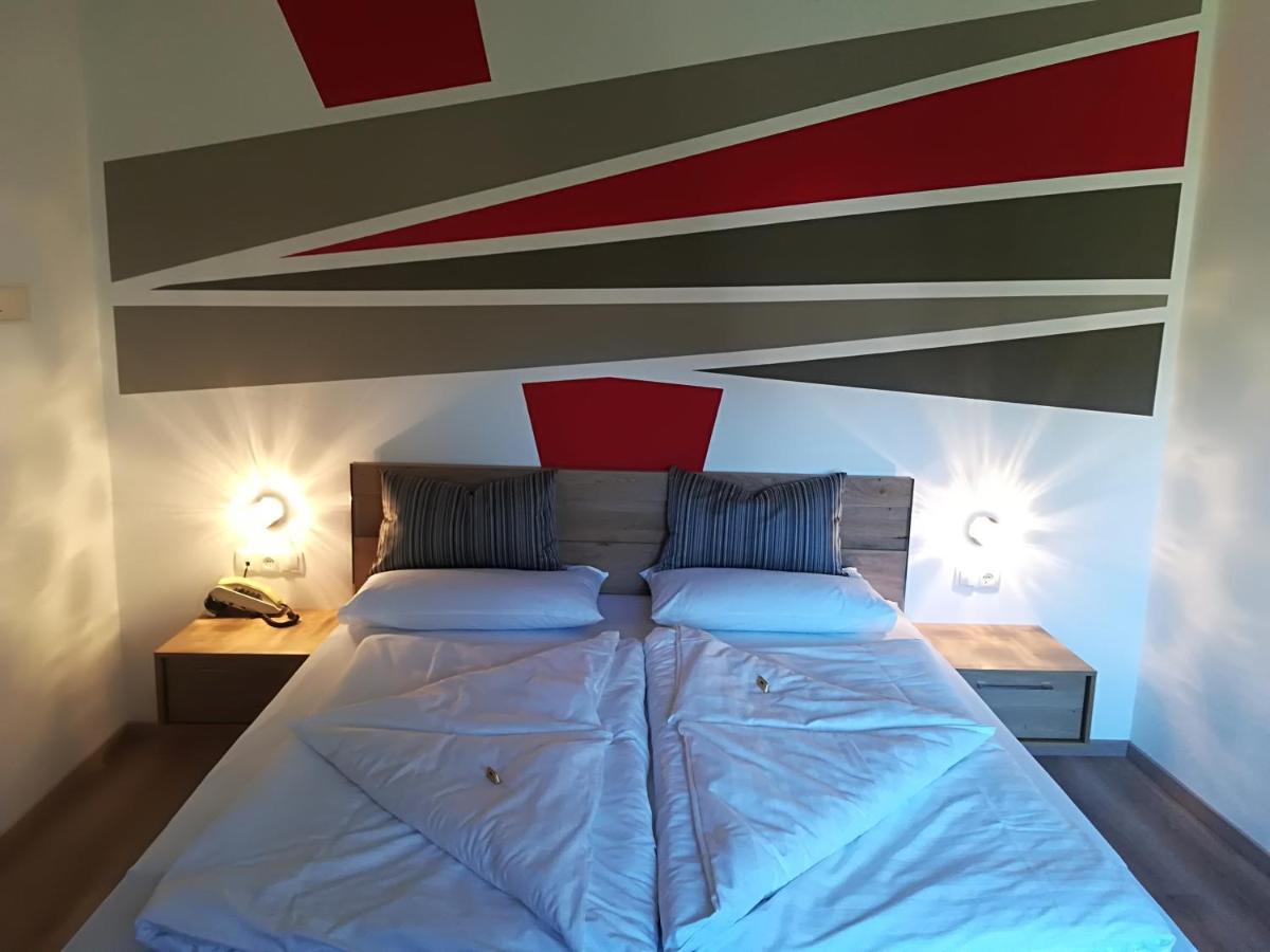 Garni Brunnenhof Hotel Caldaro Luaran gambar