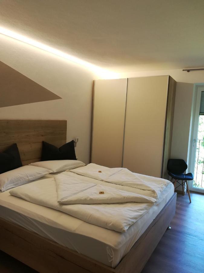 Garni Brunnenhof Hotel Caldaro Luaran gambar