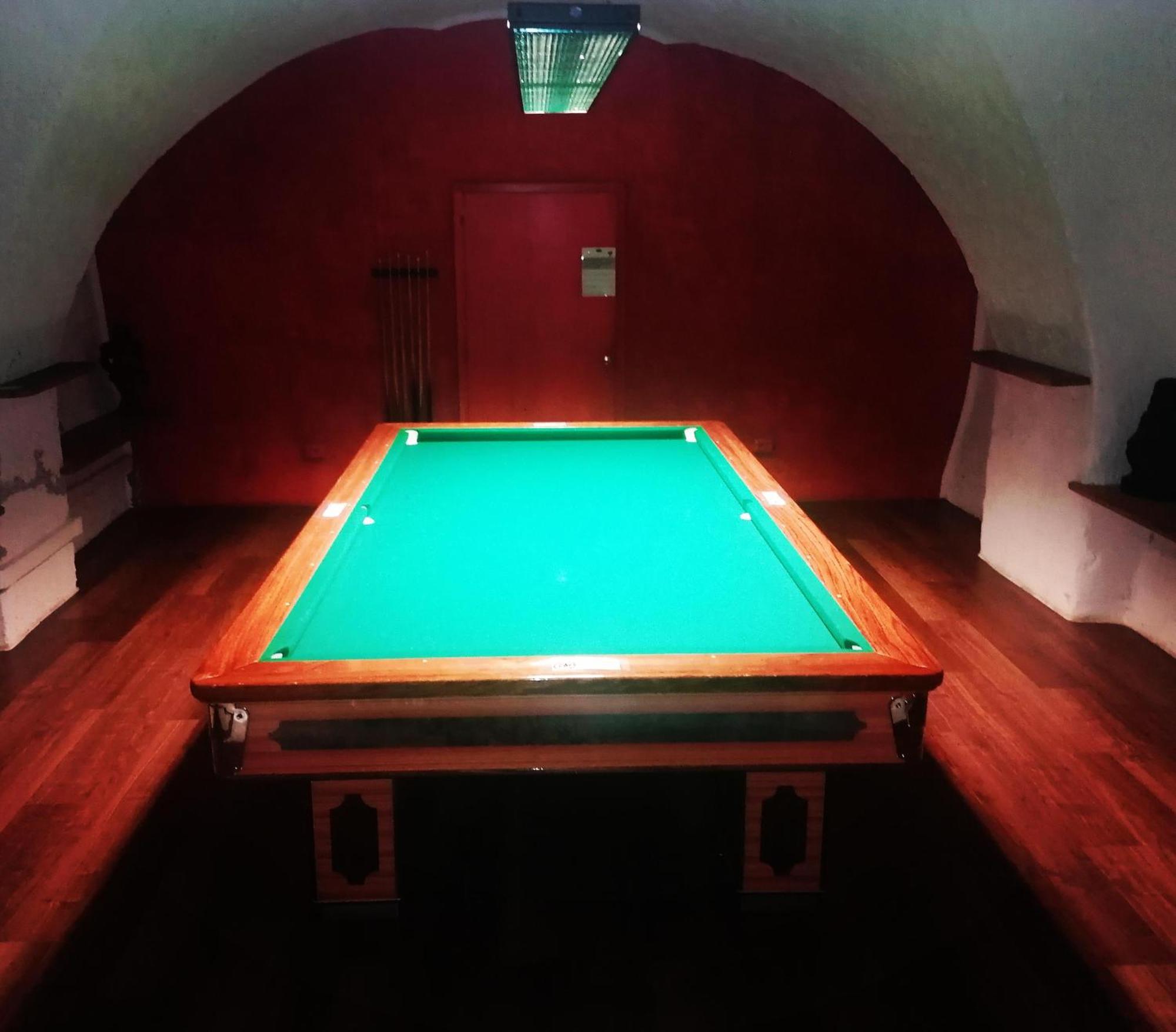 Garni Brunnenhof Hotel Caldaro Luaran gambar