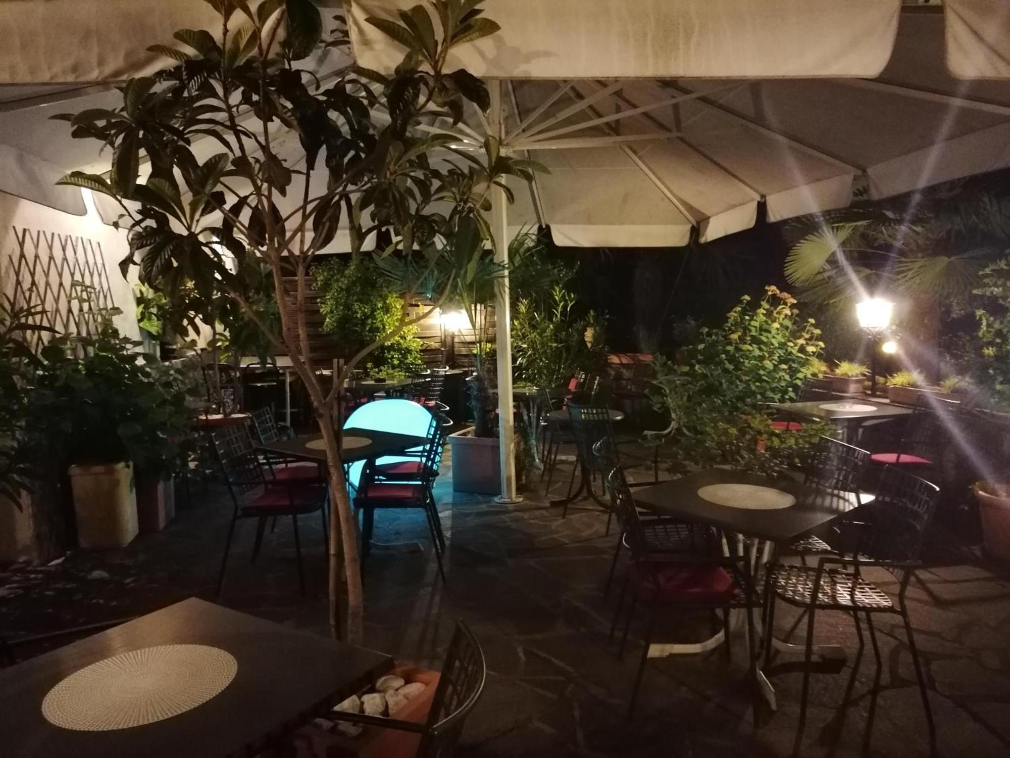 Garni Brunnenhof Hotel Caldaro Luaran gambar