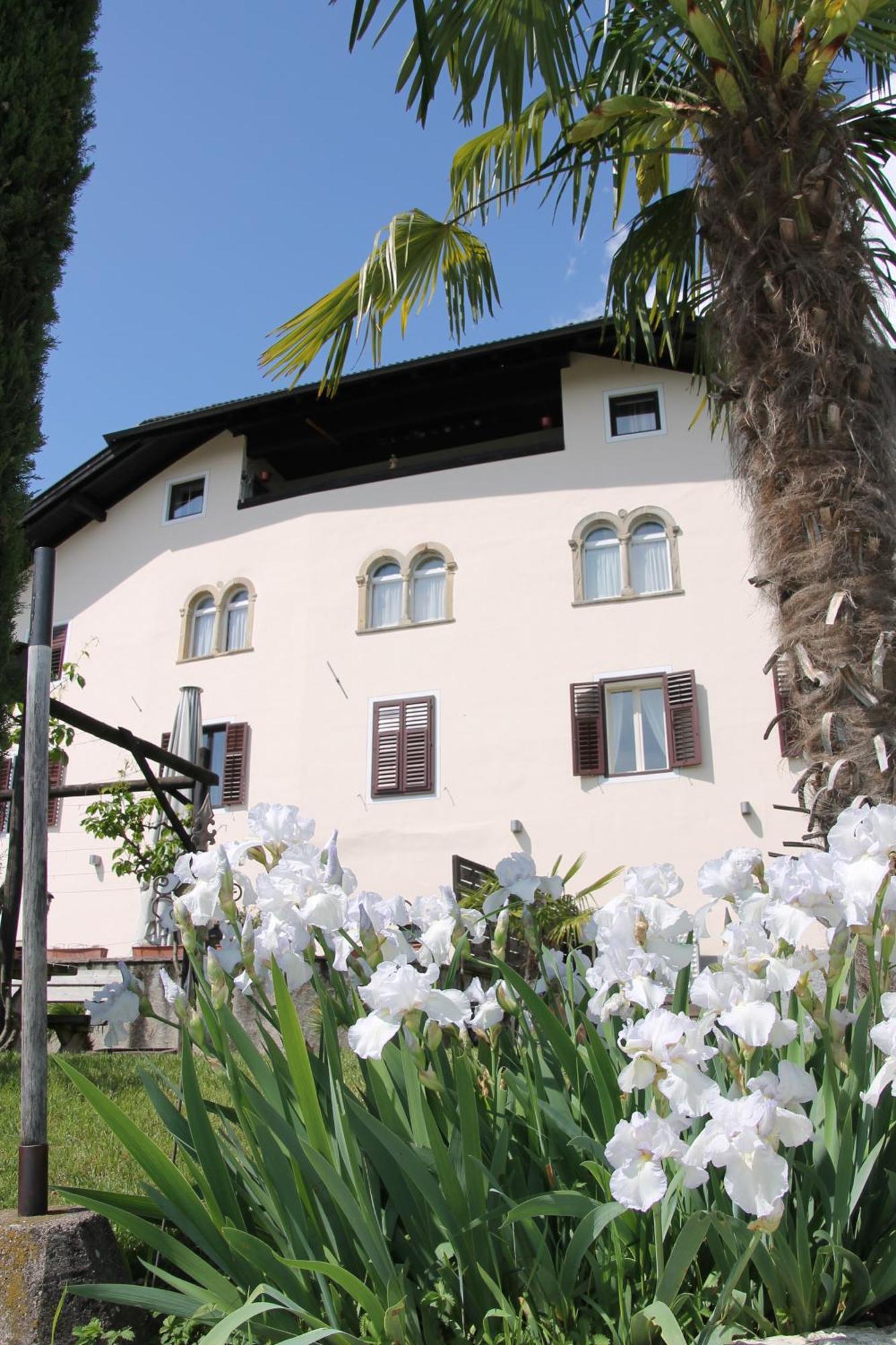 Garni Brunnenhof Hotel Caldaro Luaran gambar