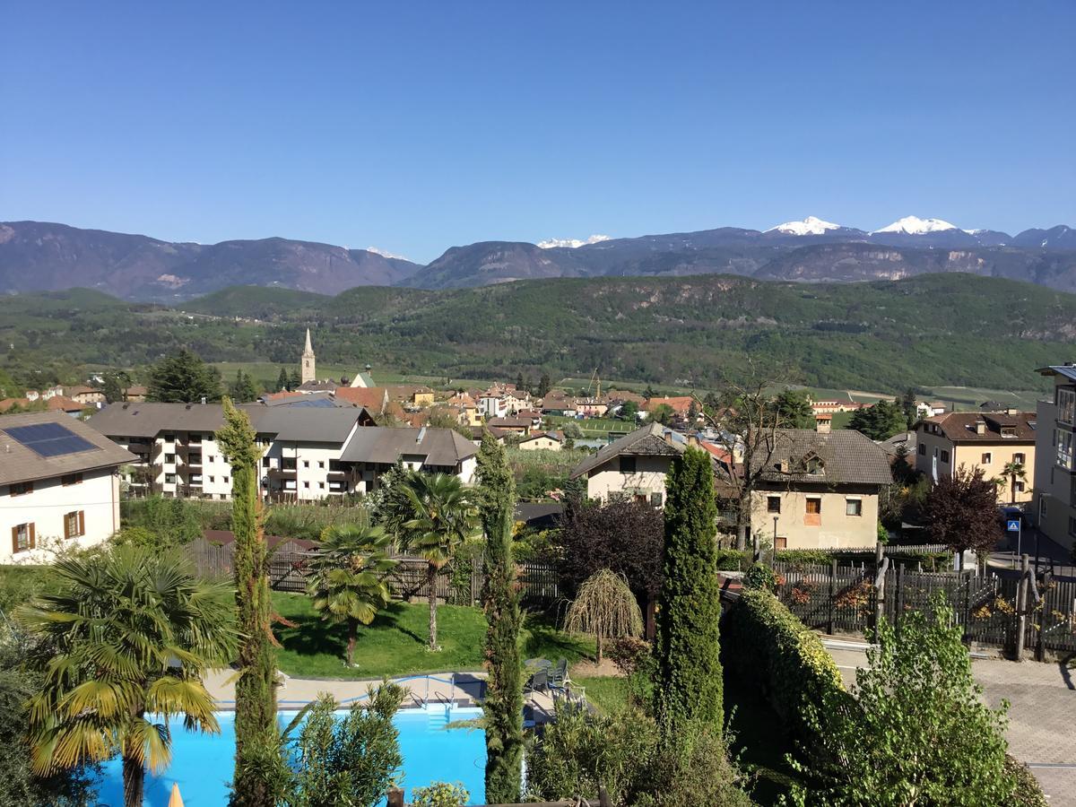 Garni Brunnenhof Hotel Caldaro Luaran gambar